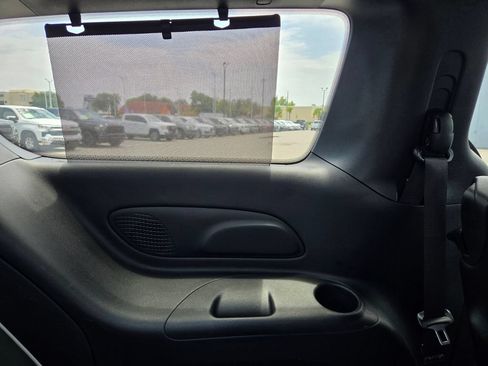 Used 2019 Chrysler Pacifica Limited w/ Advanced Safetytec Group FWD image 55