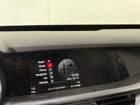 Used 2018 Alfa Romeo Stelvio Sport w/ Quick Order Package 22J Sport AWD/4WD image 21