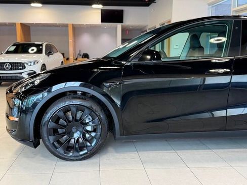 Used 2023 Tesla Model Y Long Range AWD/4WD image 8
