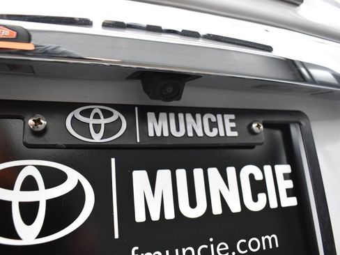 Used 2024 GMC Terrain SLE image 15