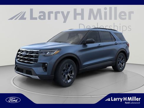 New 2026 Ford Explorer Active w/ Active Comfort Package AWD/4WD image 1