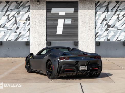 Used 2025 Ferrari SF90 Spider image 13