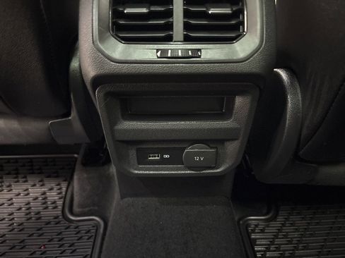 Used 2019 Volkswagen Tiguan SE image 30