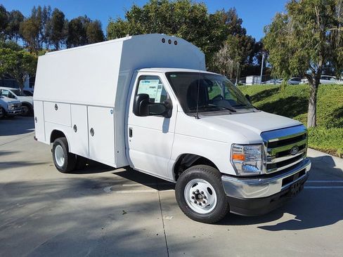 New 2026 Ford E-350 and Econoline 350 Super Duty w/ Power Equipment Group image 39
