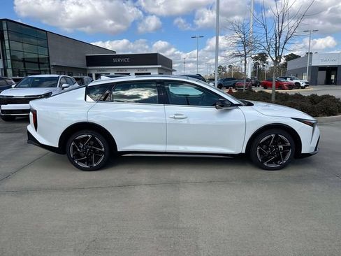 New 2026 Kia K4 GT-Line image 9