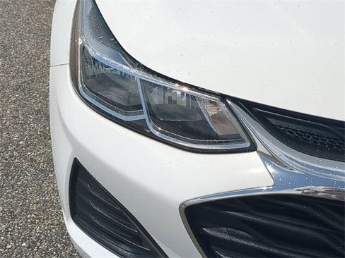Used 2019 Chevrolet Cruze LS image 10