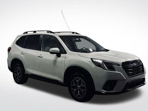 Used 2022 Subaru Forester Premium image 4