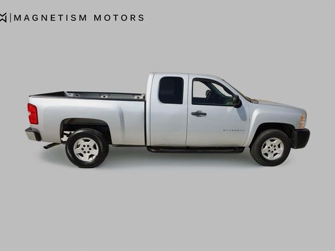 Used 2011 Chevrolet Silverado 1500 W/T image 8