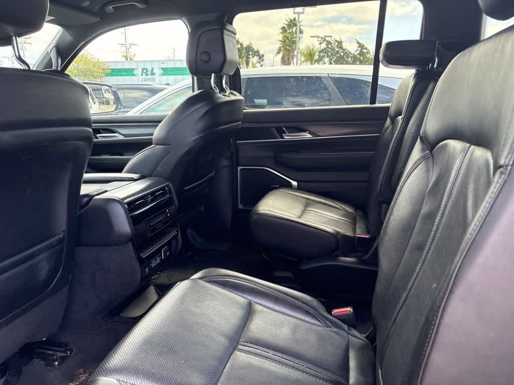 Certified 2024 Jeep Wagoneer Series II AWD/4WD image 9