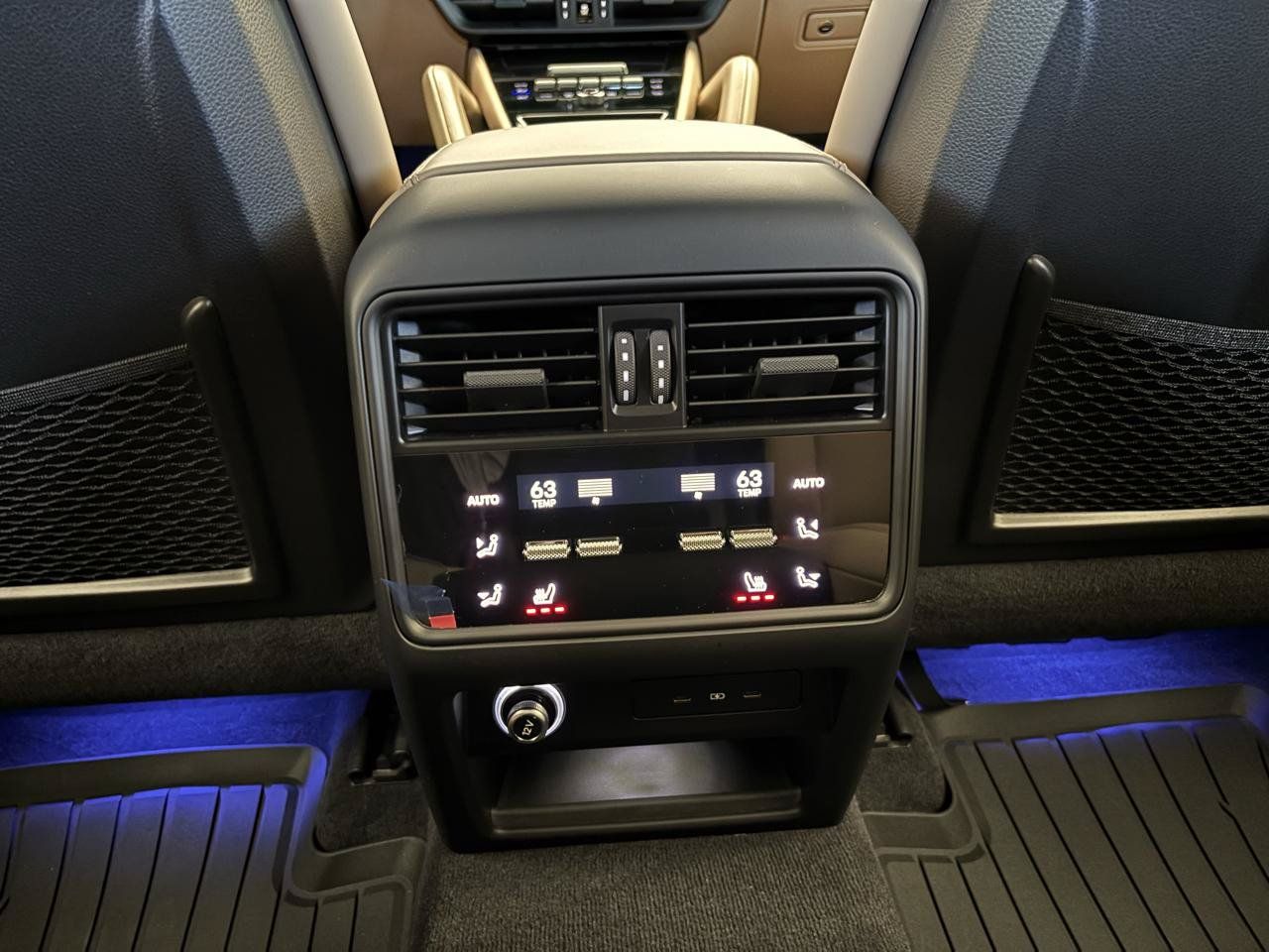 Used 2024 Porsche Cayenne S AWD/4WD image 32