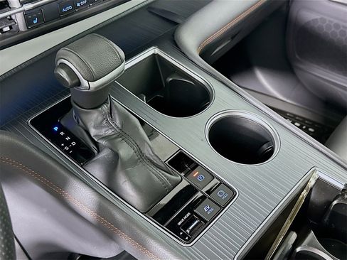 Used 2022 Toyota Sienna XSE image 17