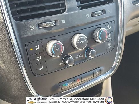 Used 2020 Dodge Grand Caravan SXT FWD image 17