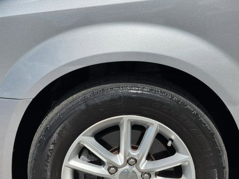 Used 2015 Dodge Grand Caravan SXT FWD image 27