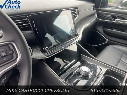 Used 2024 Jeep Wagoneer Series II w/ Flexible Seating Group AWD/4WD image 7