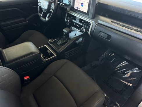 Used 2024 Toyota Tacoma SR5 AWD/4WD image 14