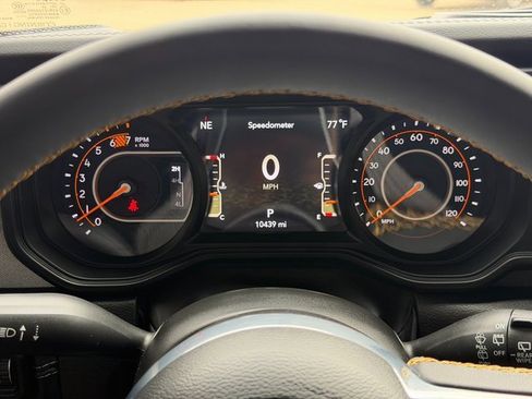 Used 2024 Jeep Wrangler Sahara image 35