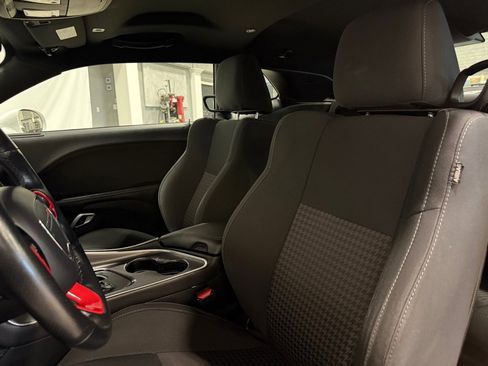 Used 2019 Dodge Challenger R/T image 14