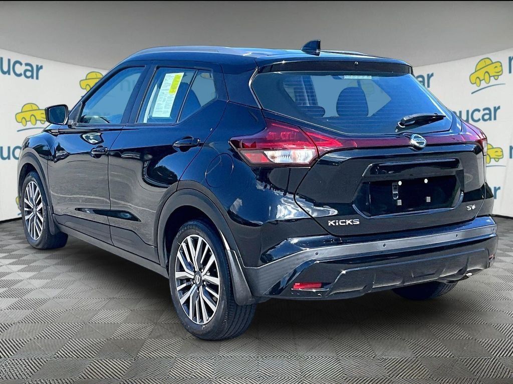 Used 2021 Nissan Kicks SV FWD image 4