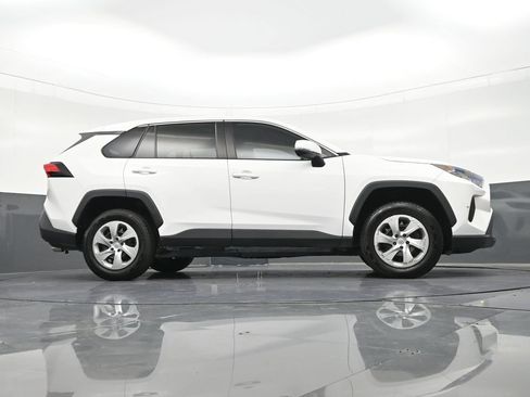 Used 2022 Toyota RAV4 LE AWD/4WD image 29