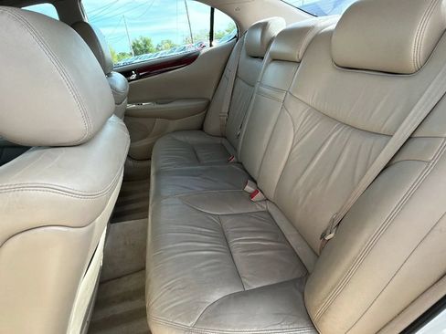 Used 2002 Lexus ES 330 FWD image 7
