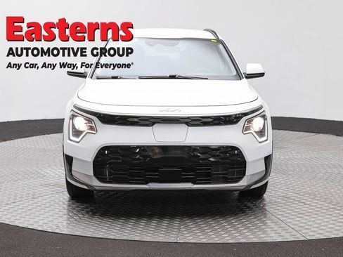 Used 2023 Kia Niro Wind w/ Wind Preserve Package FWD image 2