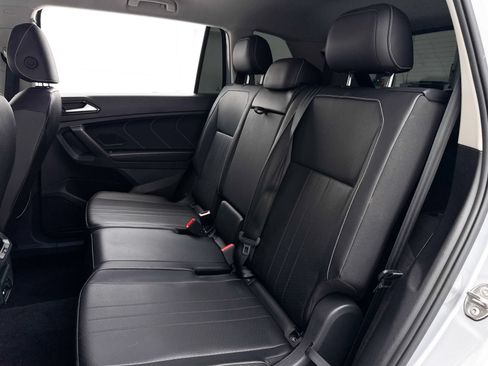 Used 2022 Volkswagen Tiguan SE FWD image 28