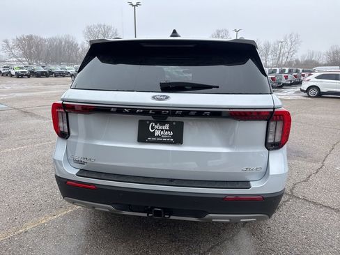 New 2026 Ford Explorer Active w/ Active Comfort Package image 3