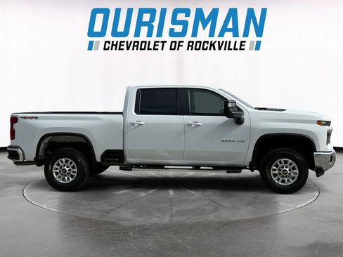 Used 2024 Chevrolet Silverado 2500 LT AWD/4WD image 7