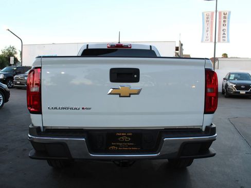 Used 2018 Chevrolet Colorado W/T w/ WT Convenience Package RWD image 4