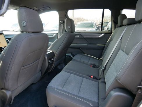 Used 2023 GMC Terrain SLT w/ Infotainment Package II image 11