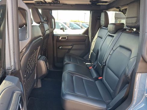 Used 2025 Ford Bronco Badlands AWD/4WD image 10