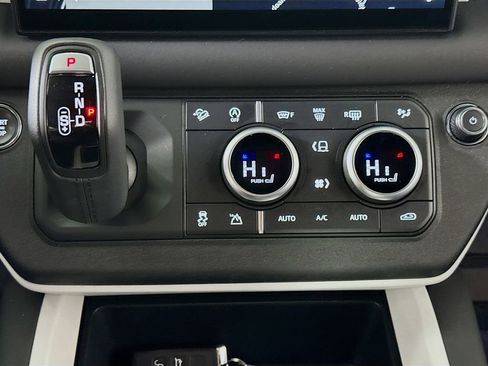 Used 2025 Land Rover Defender 110 S image 15
