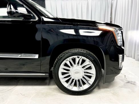 Used 2015 Cadillac Escalade ESV Platinum image 7