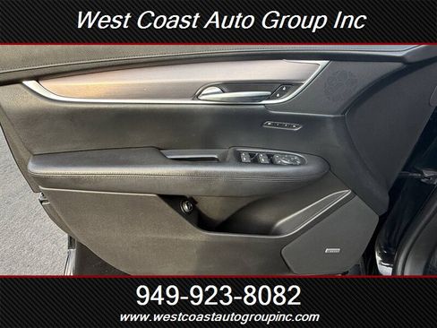 Used 2017 Cadillac XT5 Luxury w/ Driver Awareness Package FWD image 16