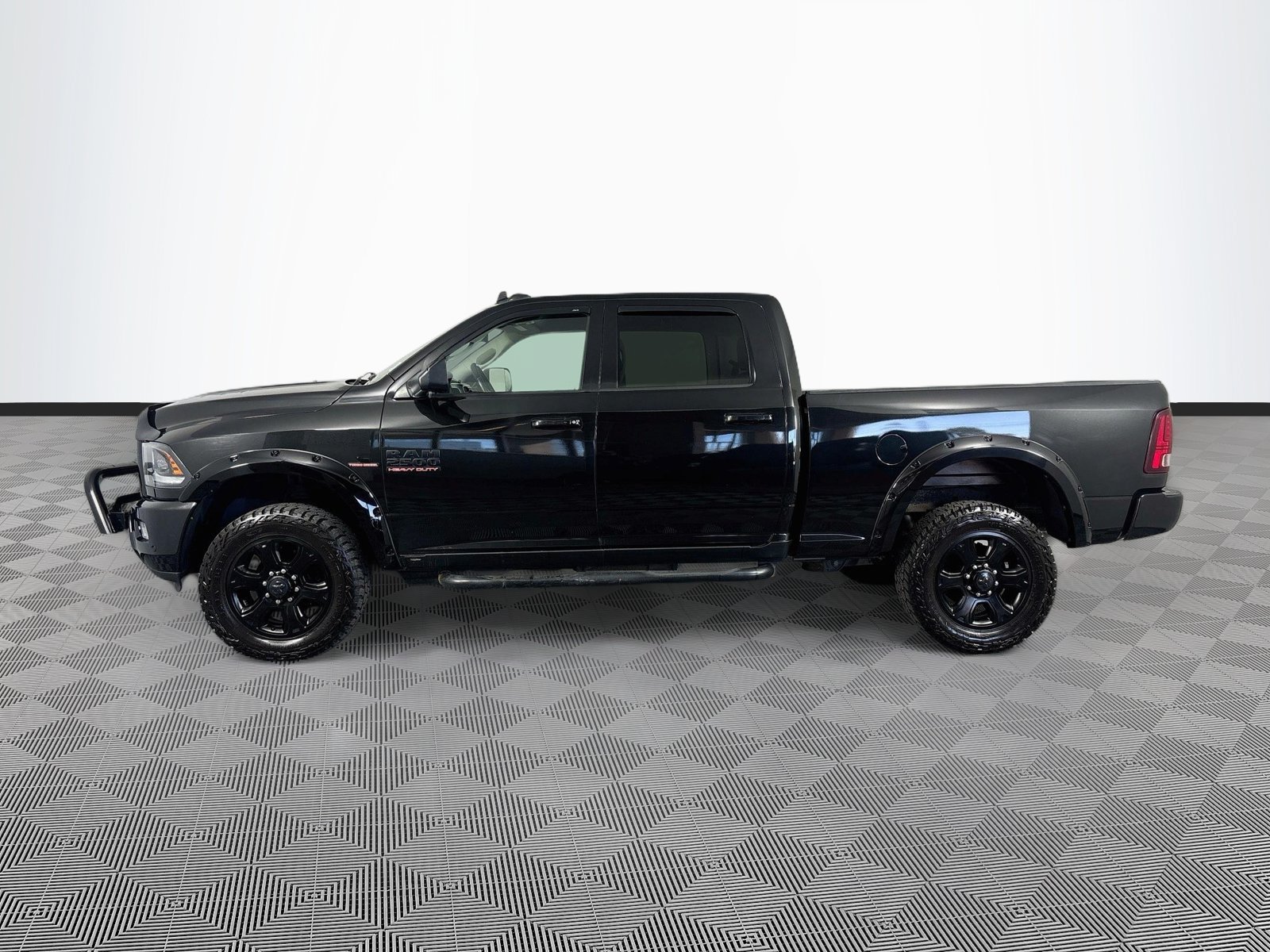 Used 2017 RAM 2500 Laramie w/ Sport Appearance Group AWD/4WD image 4