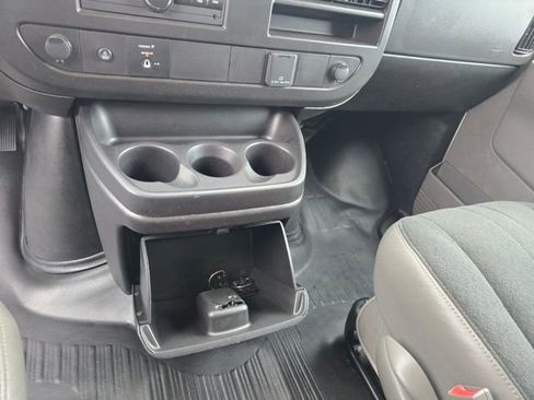 Used 2023 Chevrolet Express 2500 w/ Driver Convenience Package image 15