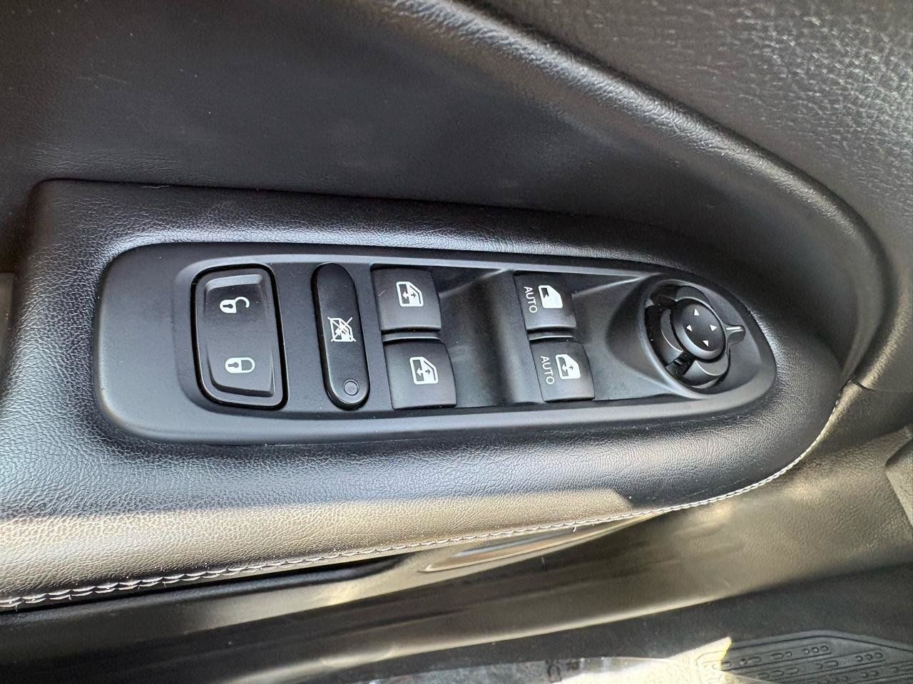 Used 2021 Jeep Compass Latitude AWD/4WD image 38