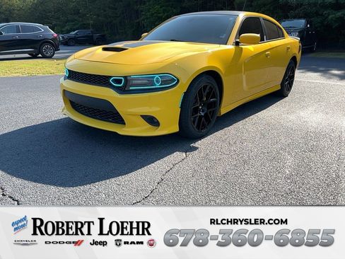Used 2017 Dodge Charger R/T RWD image 1