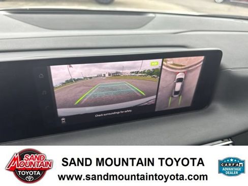 Used 2026 Nissan Sentra SR w/ SR Premium Package FWD image 25