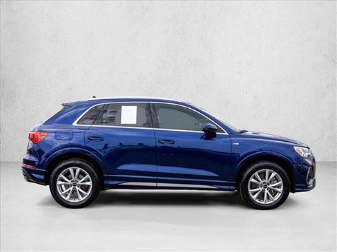 Used 2023 Audi Q3 2.0T Premium Plus w/ Premium Plus Package image 4
