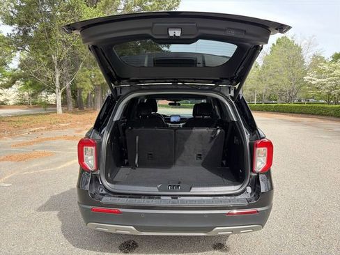 Used 2023 Ford Explorer XLT w/ Equipment Group 202A RWD image 26