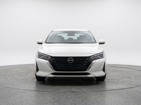 Used 2025 Nissan Sentra SV FWD image 2