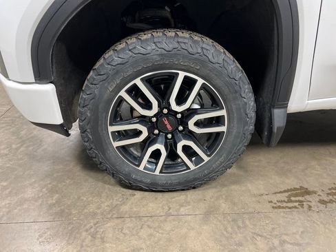 Certified 2021 GMC Sierra 1500 AT4 w/ AT4 Value Package image 10