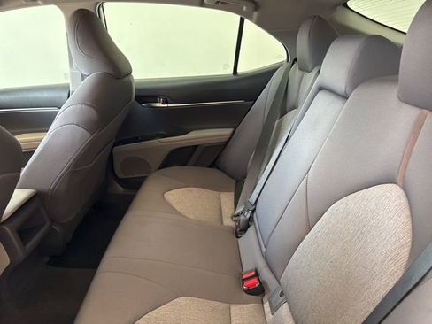 Used 2020 Toyota Camry LE image 7