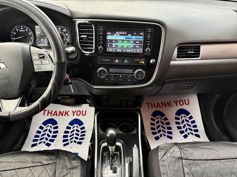 Used 2017 Mitsubishi Outlander ES image 19