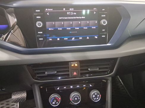 Used 2023 Volkswagen Taos SE w/ Panoramic Sunroof Package image 25