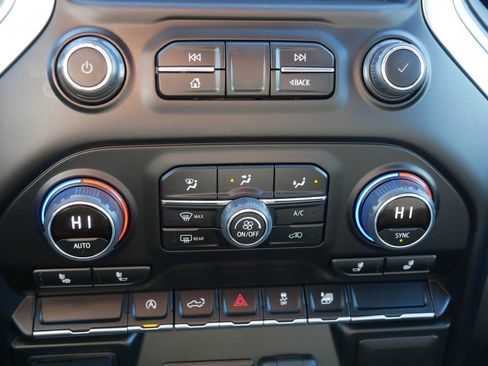 Used 2022 Chevrolet Silverado 1500 LT image 25