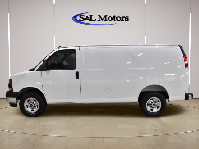 Used 2025 GMC Savana 2500 w/ Driver Convenience Package RWD image 3