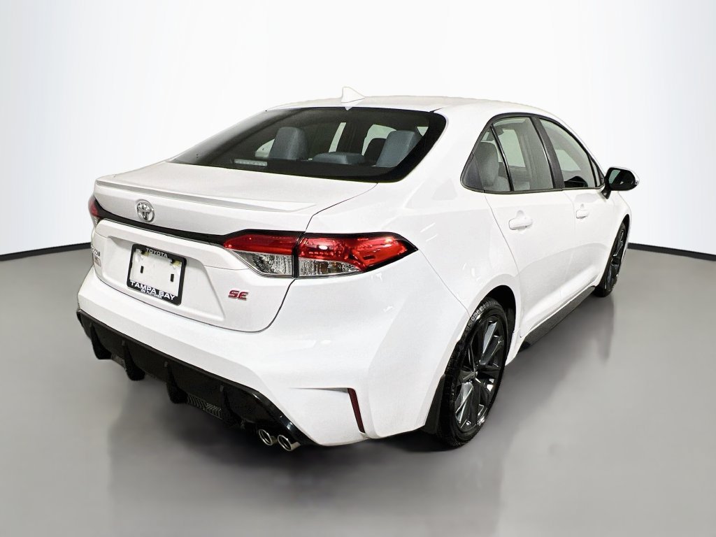 Used 2026 Toyota Corolla SE FWD image 3