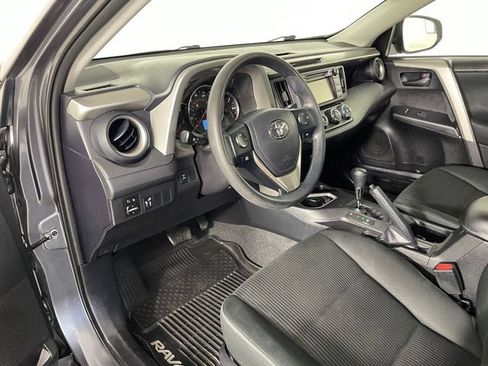 Used 2016 Toyota RAV4 LE AWD/4WD image 3